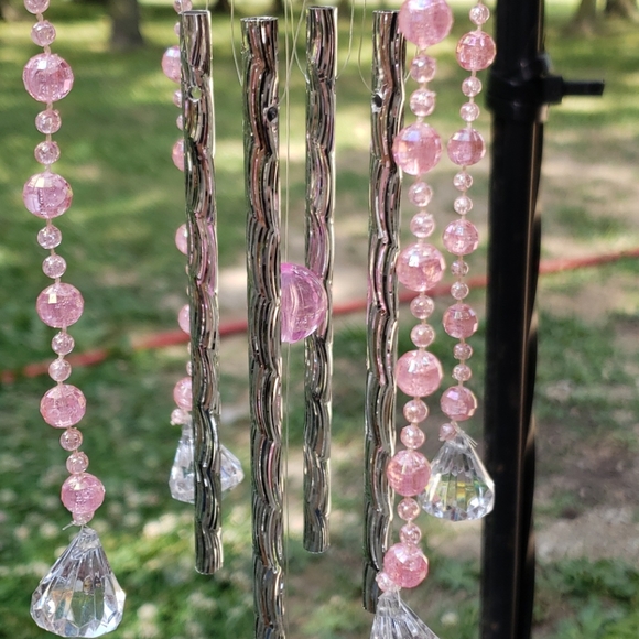 Pink butterfly wind chime - Picture 5 of 7
